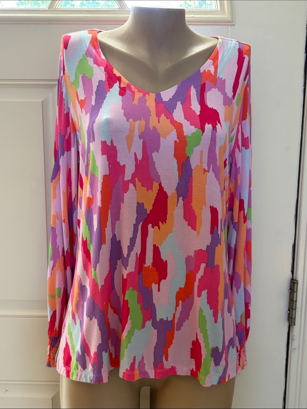 Belle by Kim Gravel Multi-Color V-Neck Long Sleeve Top
